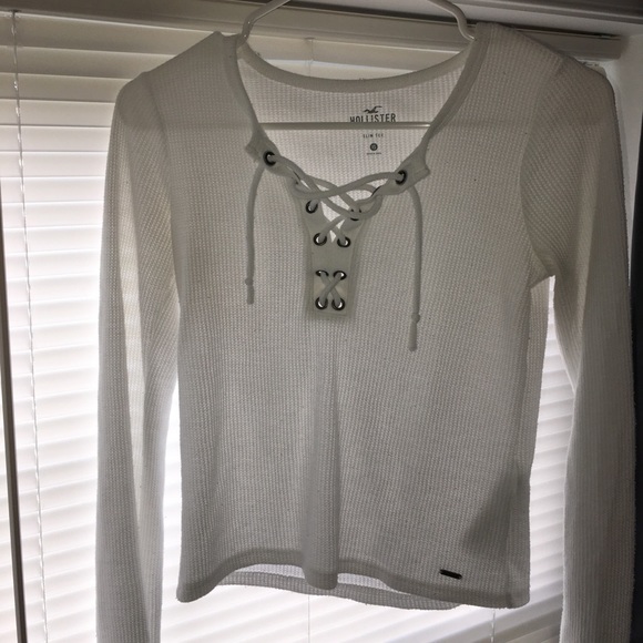 holllister long sleeve lace up front - Picture 3 of 3
